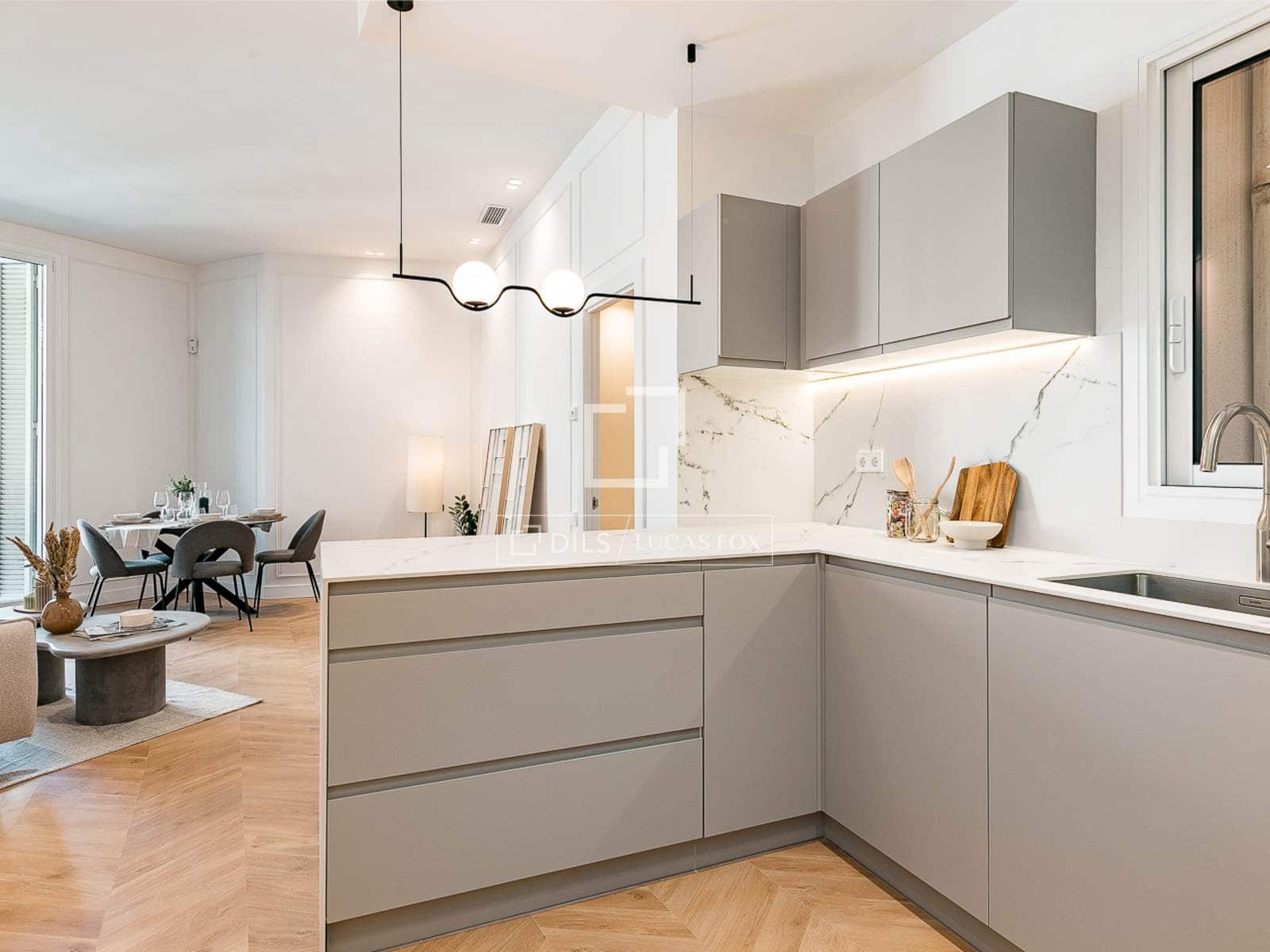 2 soveværelse Lejlighed til salg i Barcelona by med garage - € 647.000 (Ref: 9753562)