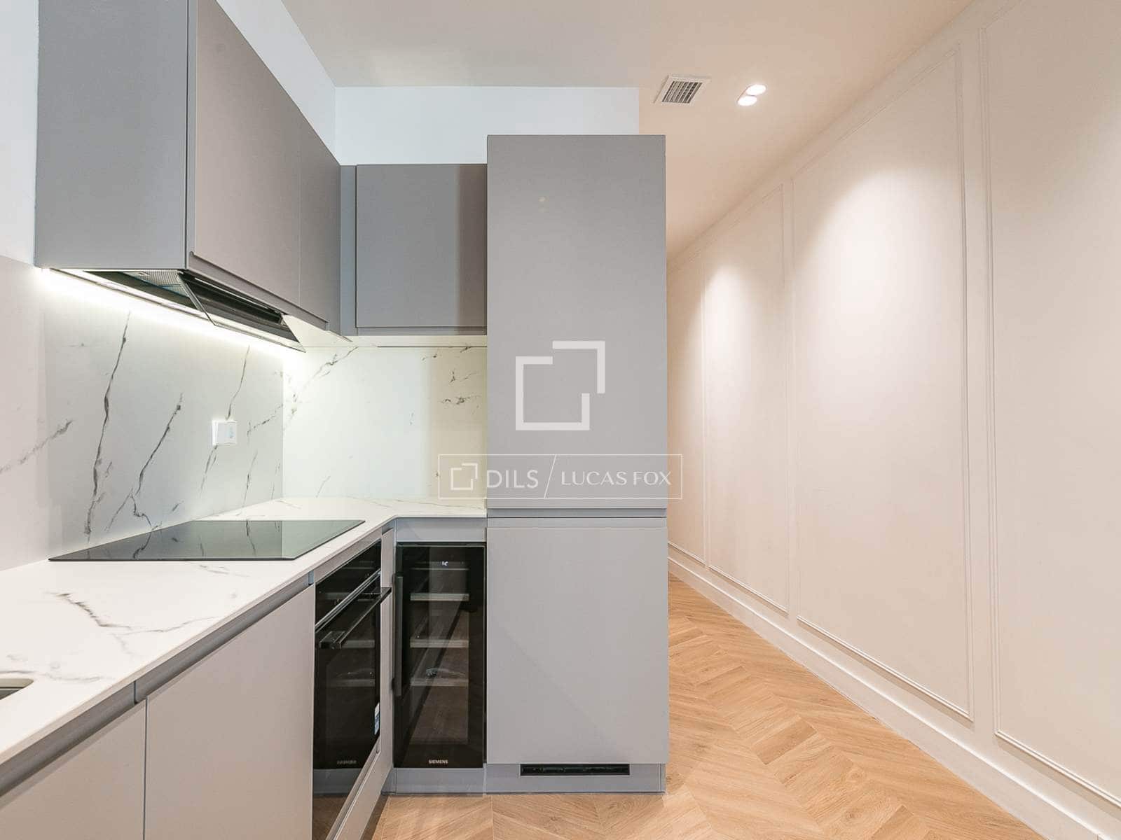 2 soveværelse Lejlighed til salg i Barcelona by med garage - € 647.000 (Ref: 9753562)