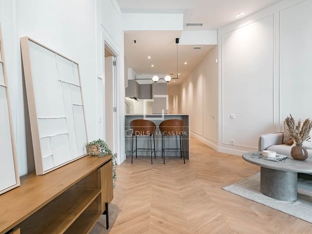 2 soveværelse Lejlighed til salg i Sant Pere, Santa Caterina i La Ribera, Barcelona by med garage - € 629.000 (Ref: 9753562)
