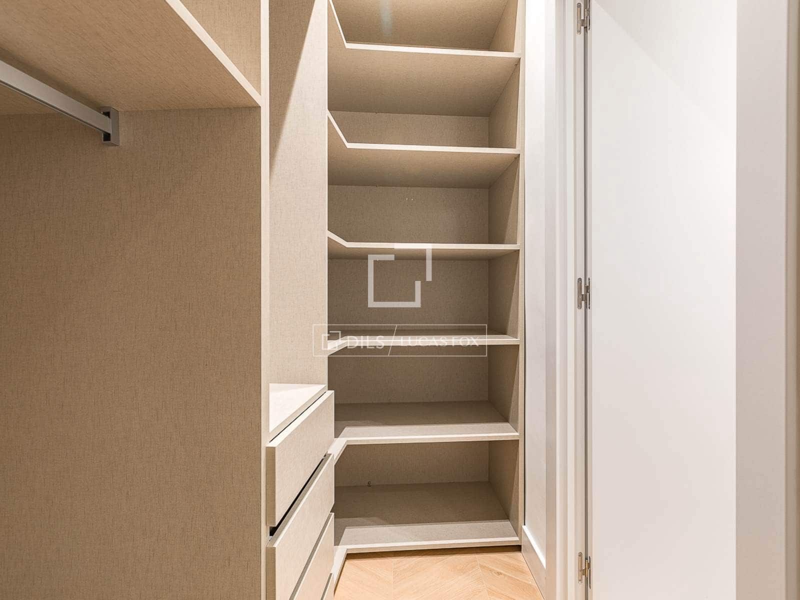 2 soveværelse Lejlighed til salg i Barcelona by med garage - € 647.000 (Ref: 9753562)