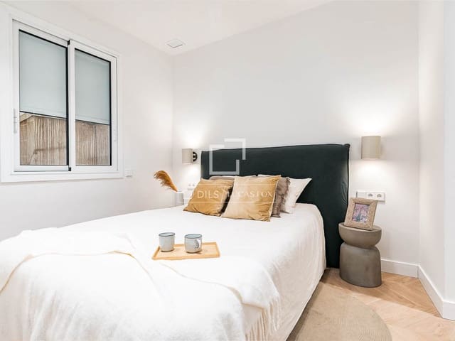 2 soveværelse Lejlighed til salg i Sant Pere, Santa Caterina i La Ribera, Barcelona by med garage - € 647.000 (Ref: 9753562)