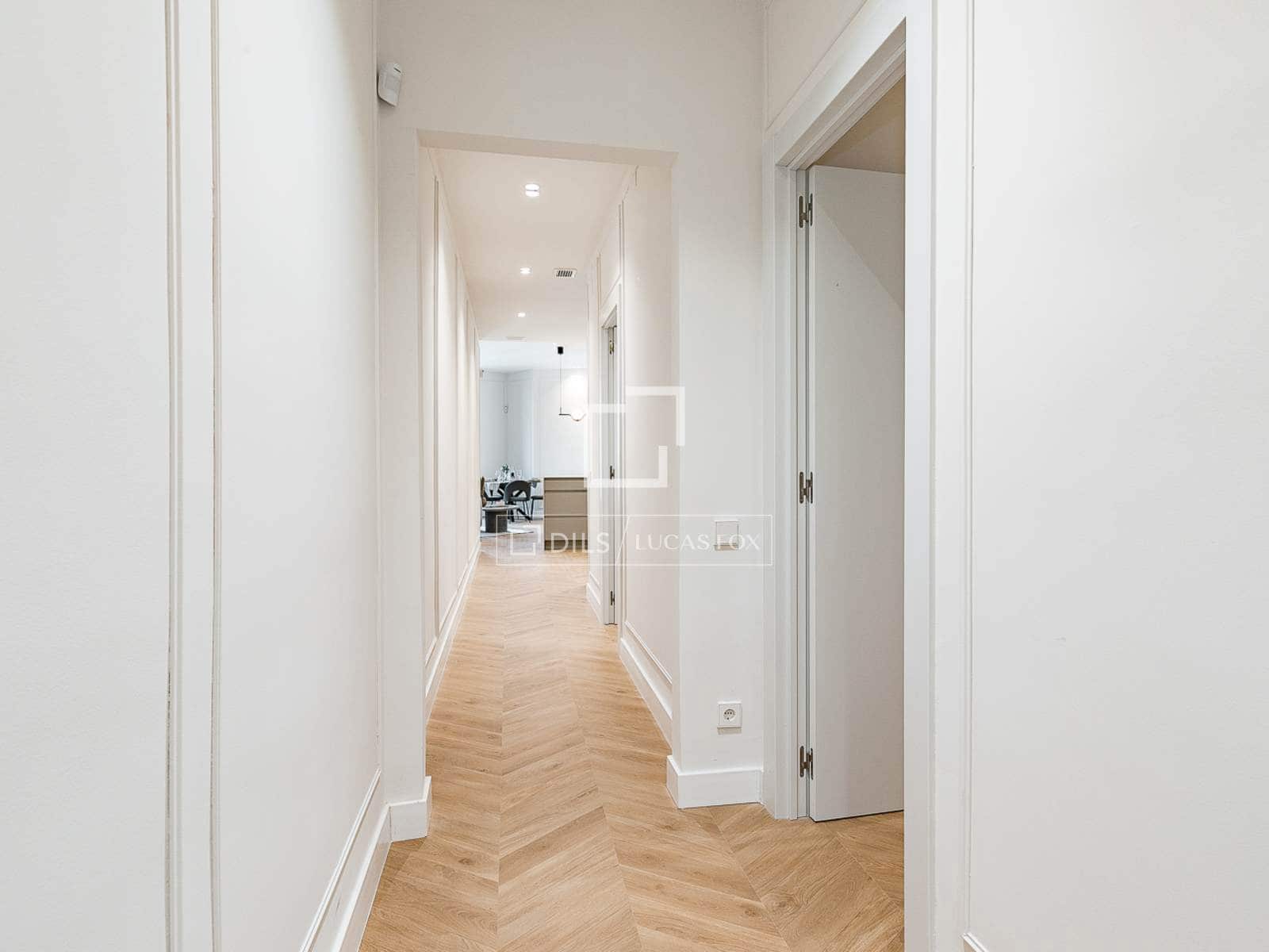 2 soveværelse Lejlighed til salg i Barcelona by med garage - € 647.000 (Ref: 9753562)