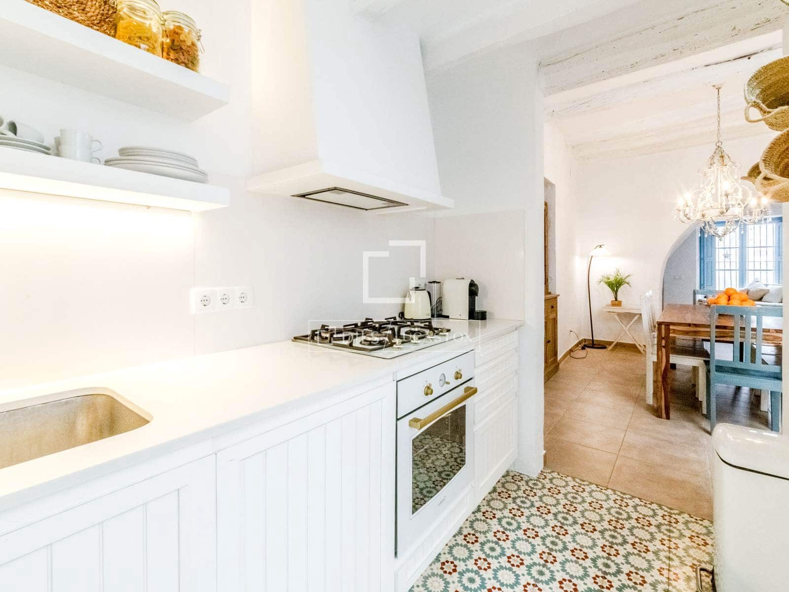 3 bedroom Villa for sale in Sitges - € 1,000,000 (Ref: 9757593)