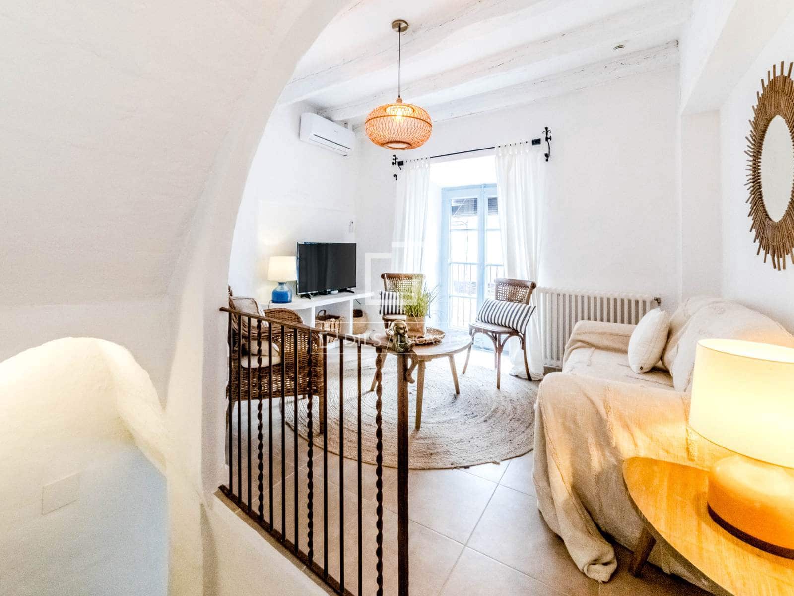 3 bedroom Villa for sale in Sitges - € 1,000,000 (Ref: 9757593)