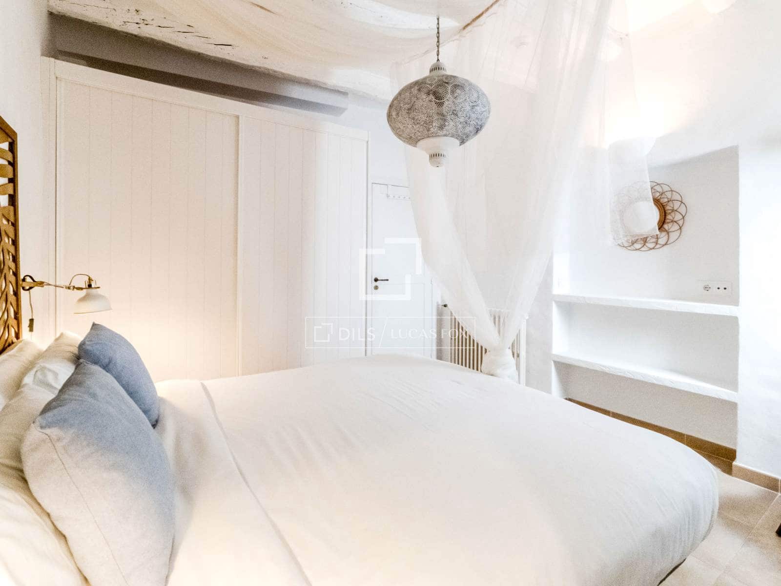 3 bedroom Villa for sale in Sitges - € 1,000,000 (Ref: 9757593)