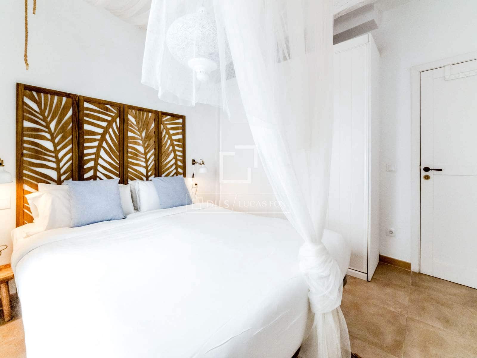 3 bedroom Villa for sale in Sitges - € 1,000,000 (Ref: 9757593)