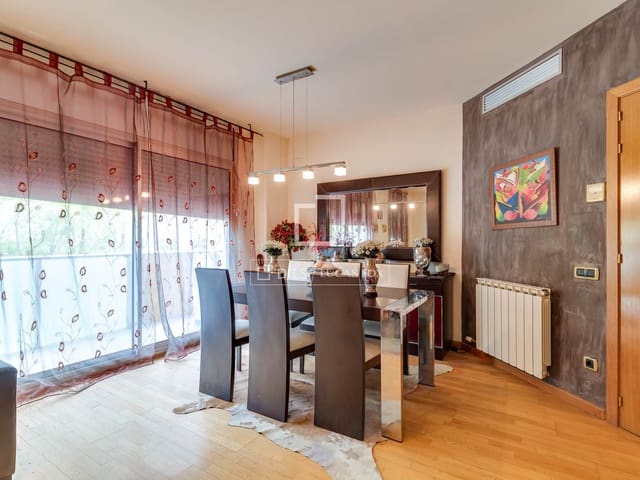 4 chambre Appartement à vendre à Barcelone ville avec piscine garage - 875 000 € (Ref: 9758013)