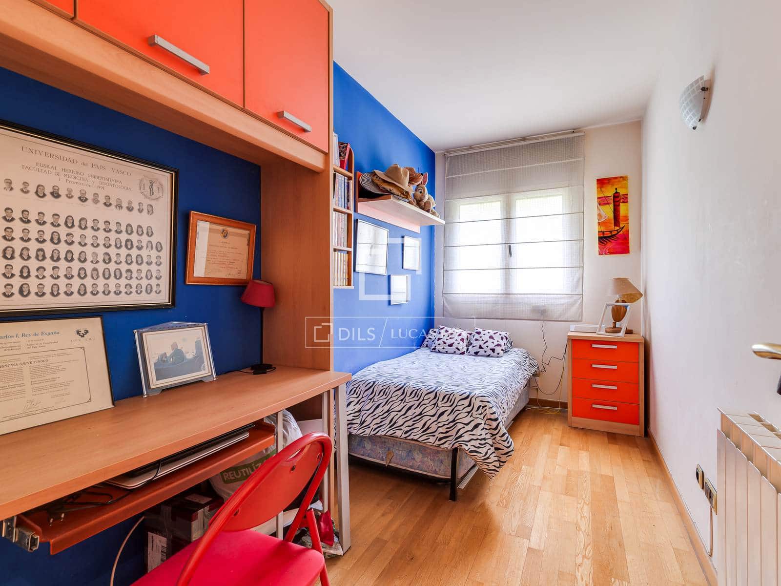 4 chambre Appartement à vendre à Barcelone ville avec piscine garage - 875 000 € (Ref: 9758013)