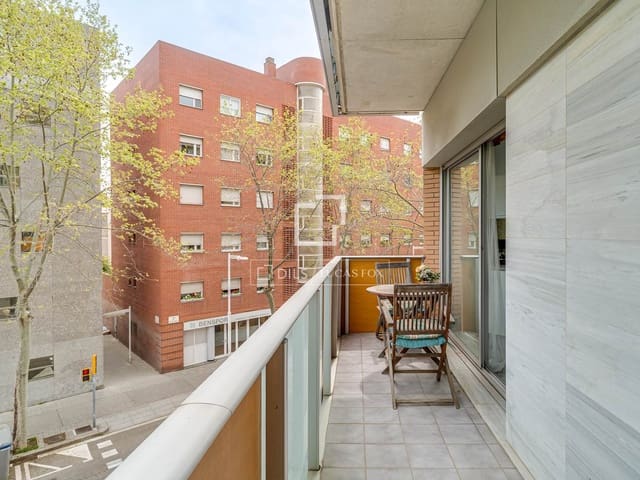 4 chambre Appartement à vendre à Barcelone ville avec piscine garage - 875 000 € (Ref: 9758013)