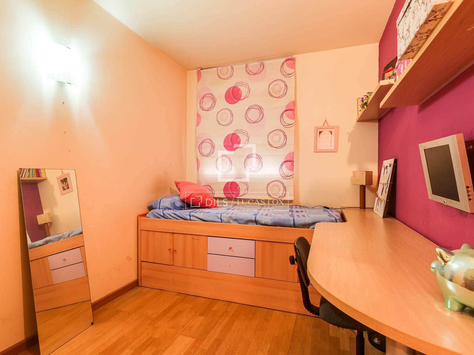 4 chambre Appartement à vendre à Barcelone ville avec piscine garage - 875 000 € (Ref: 9758013)