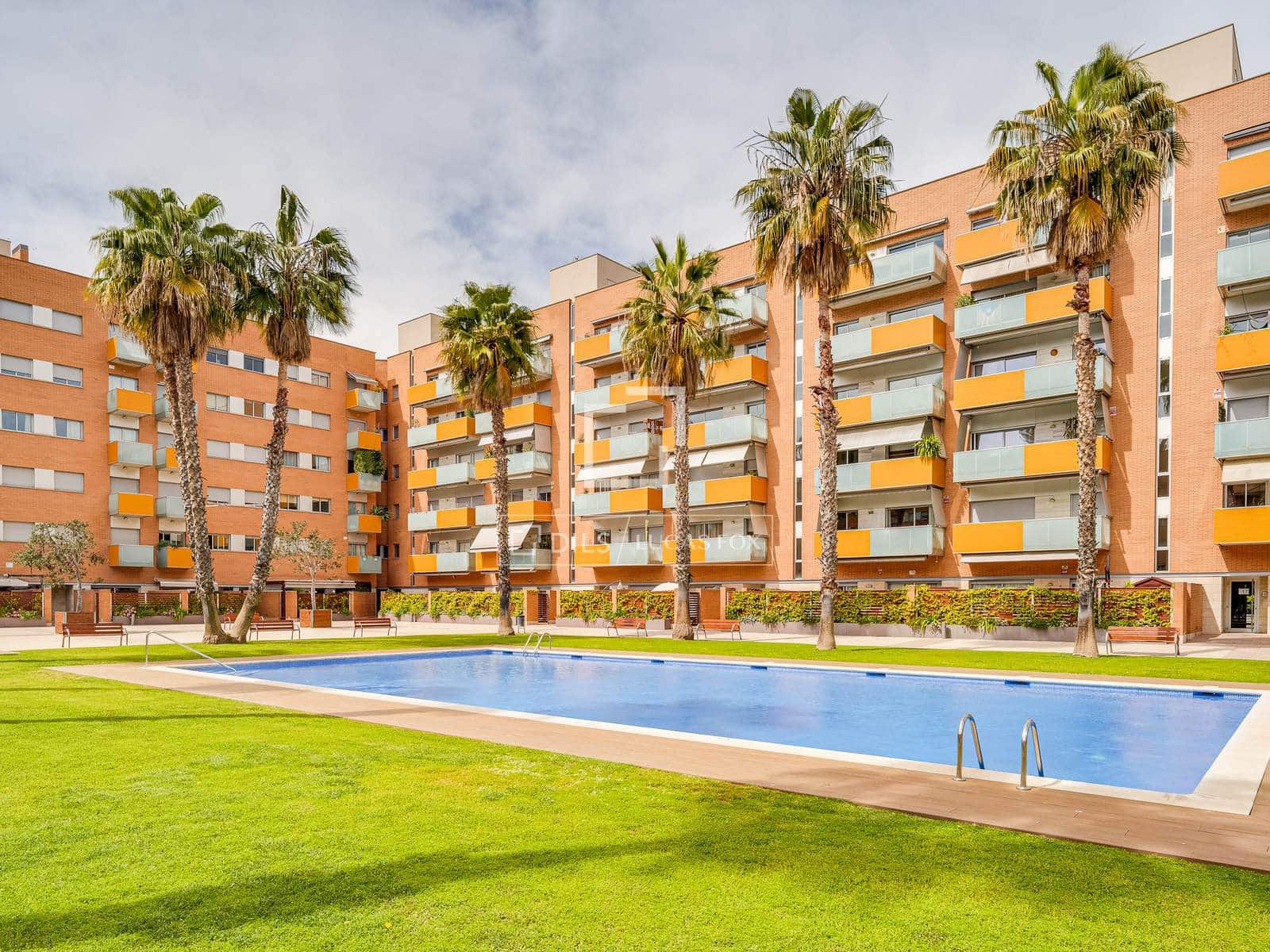 4 chambre Appartement à vendre à Barcelone ville avec piscine garage - 875 000 € (Ref: 9758013)