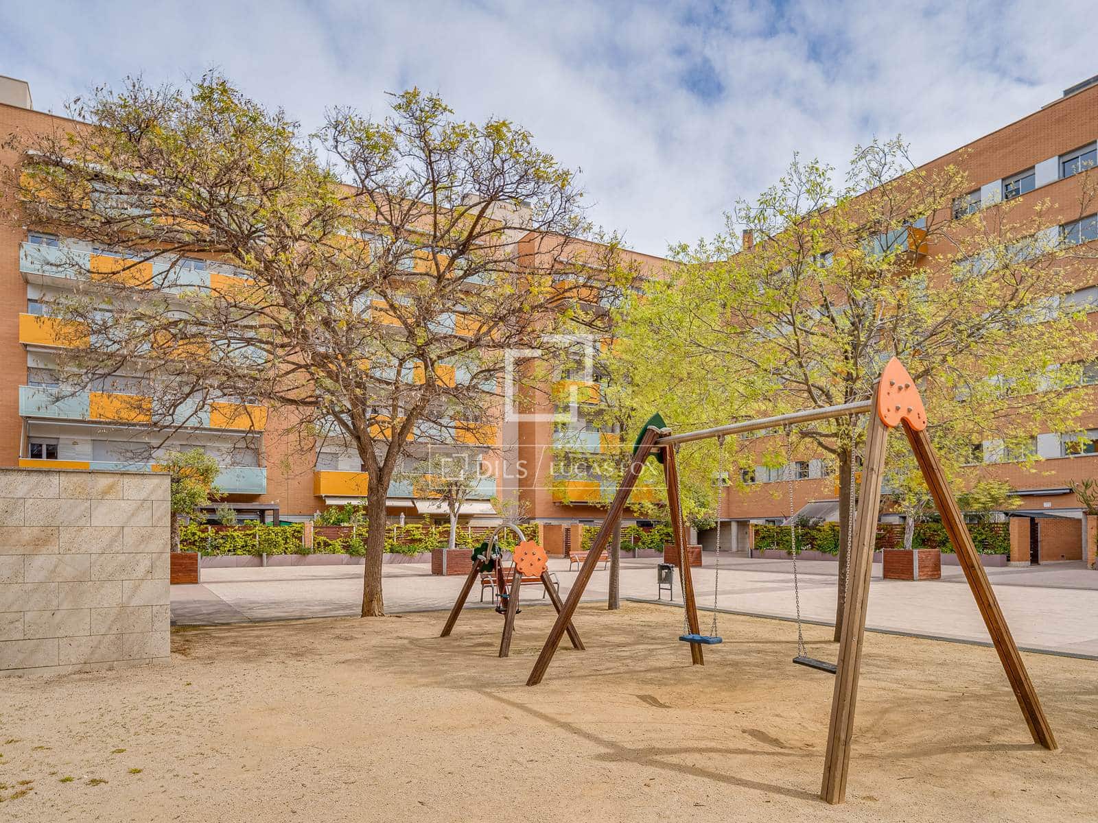 4 chambre Appartement à vendre à Barcelone ville avec piscine garage - 875 000 € (Ref: 9758013)