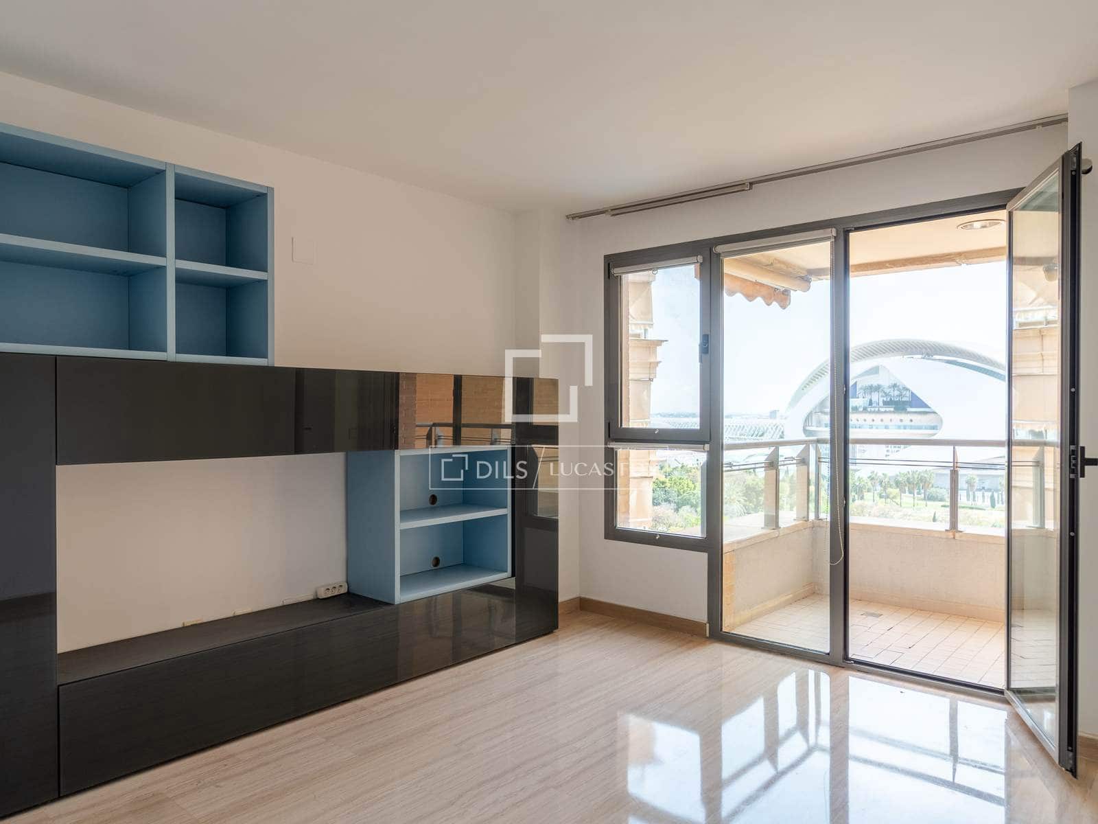 2 soverom Leilighet til salgs i Valencia by med svømmebasseng garasje - € 639 000 (Ref: 9759386)