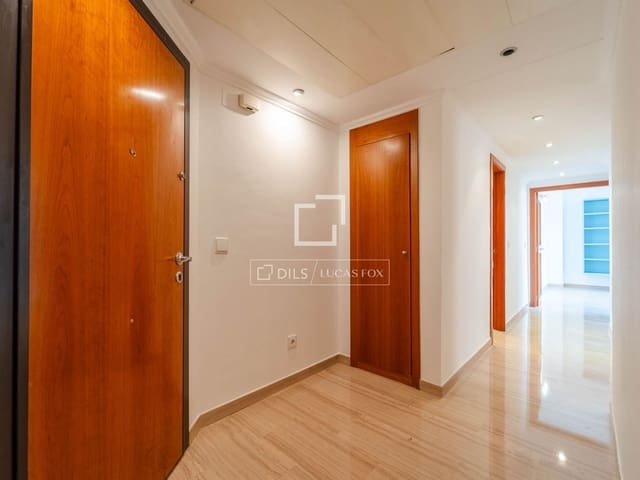 2 soverom Leilighet til salgs i Valencia by med svømmebasseng garasje - € 639 000 (Ref: 9759386)