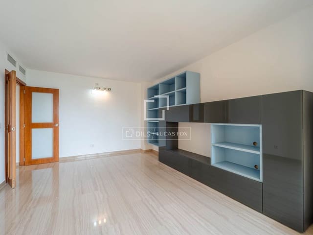 2 soverom Leilighet til salgs i Valencia by med svømmebasseng garasje - € 639 000 (Ref: 9759386)