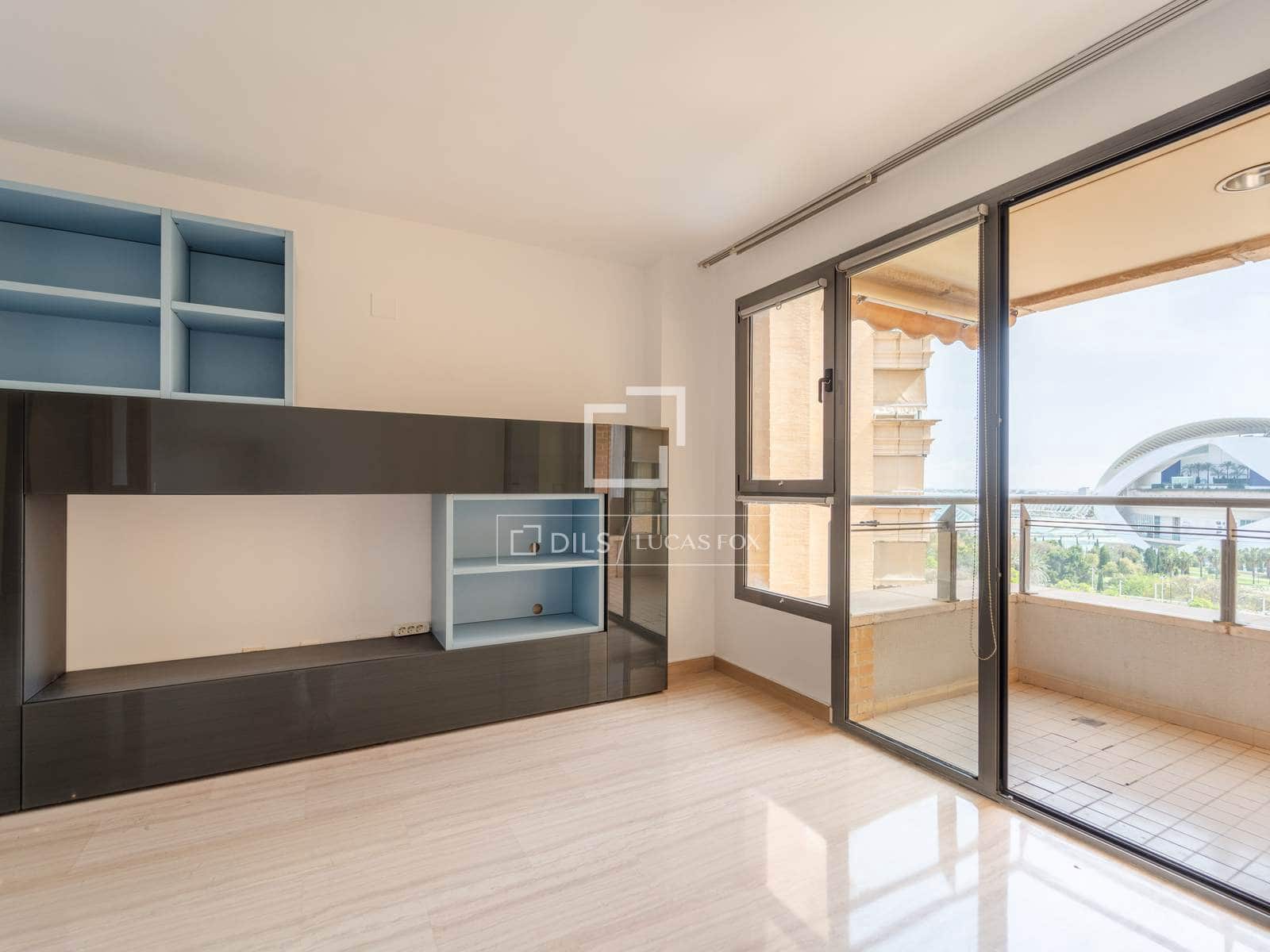 2 soverom Leilighet til salgs i Valencia by med svømmebasseng garasje - € 639 000 (Ref: 9759386)