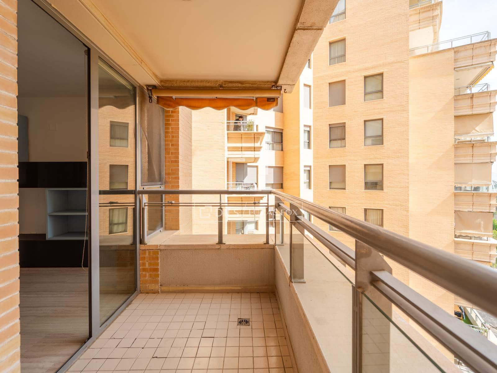 2 soverom Leilighet til salgs i Valencia by med svømmebasseng garasje - € 639 000 (Ref: 9759386)