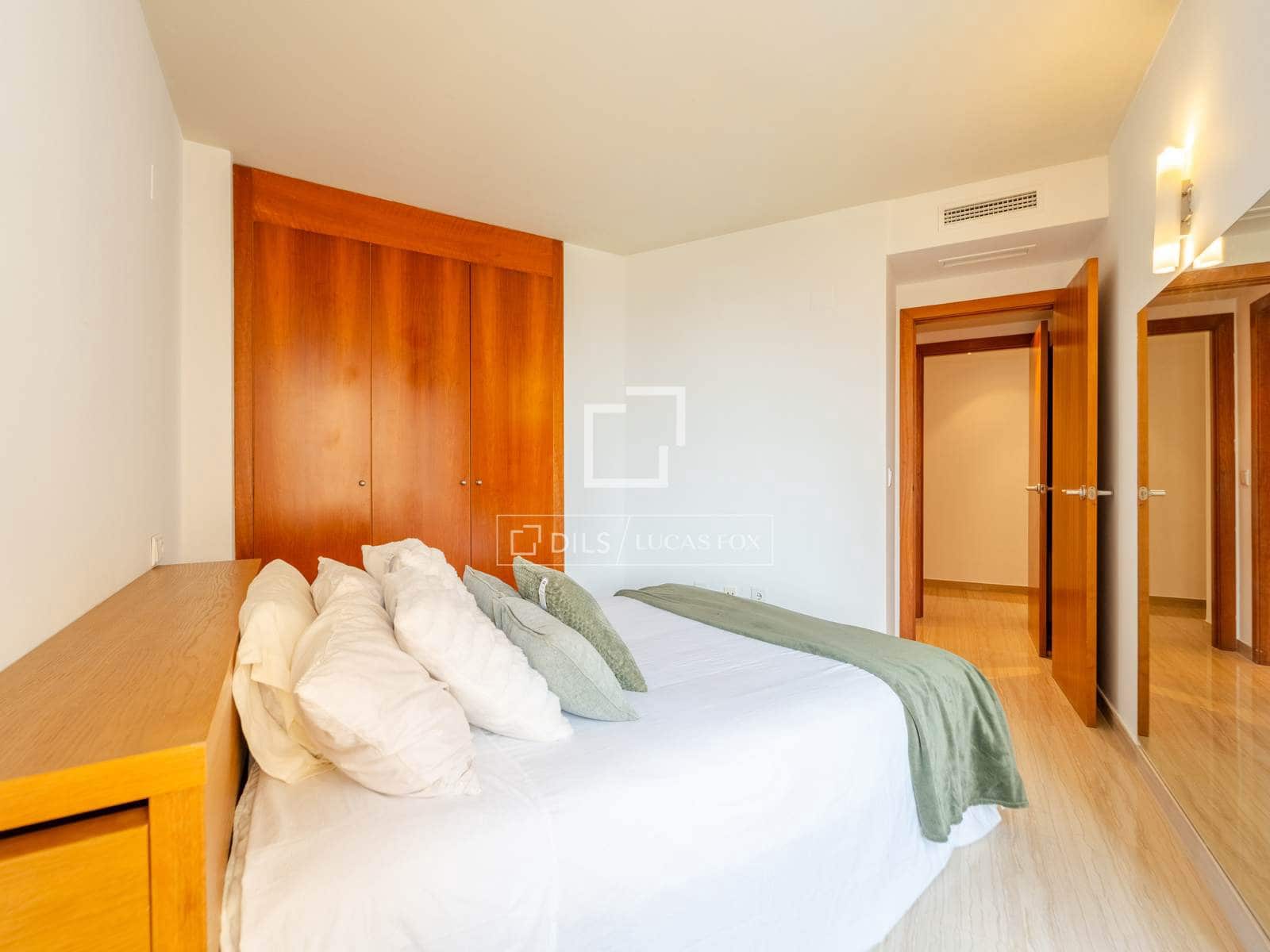 2 soverom Leilighet til salgs i Valencia by med svømmebasseng garasje - € 639 000 (Ref: 9759386)