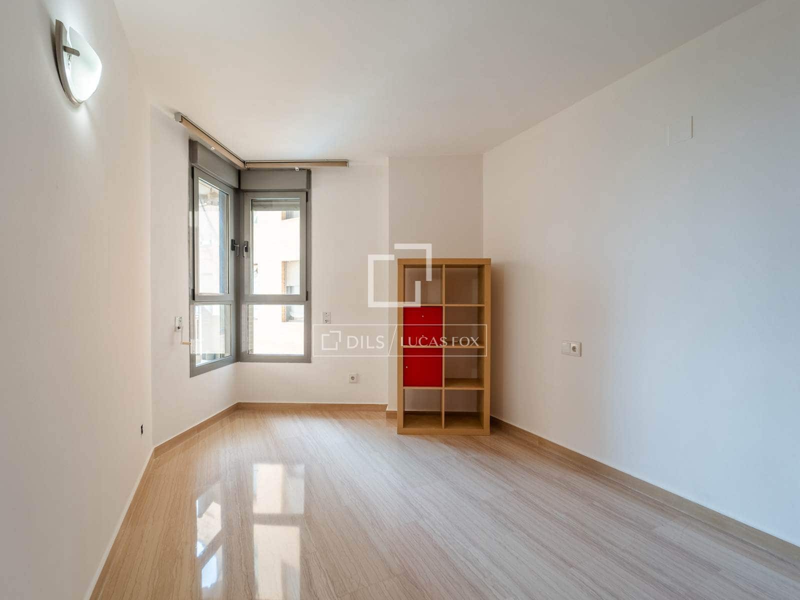 2 soverom Leilighet til salgs i Valencia by med svømmebasseng garasje - € 639 000 (Ref: 9759386)