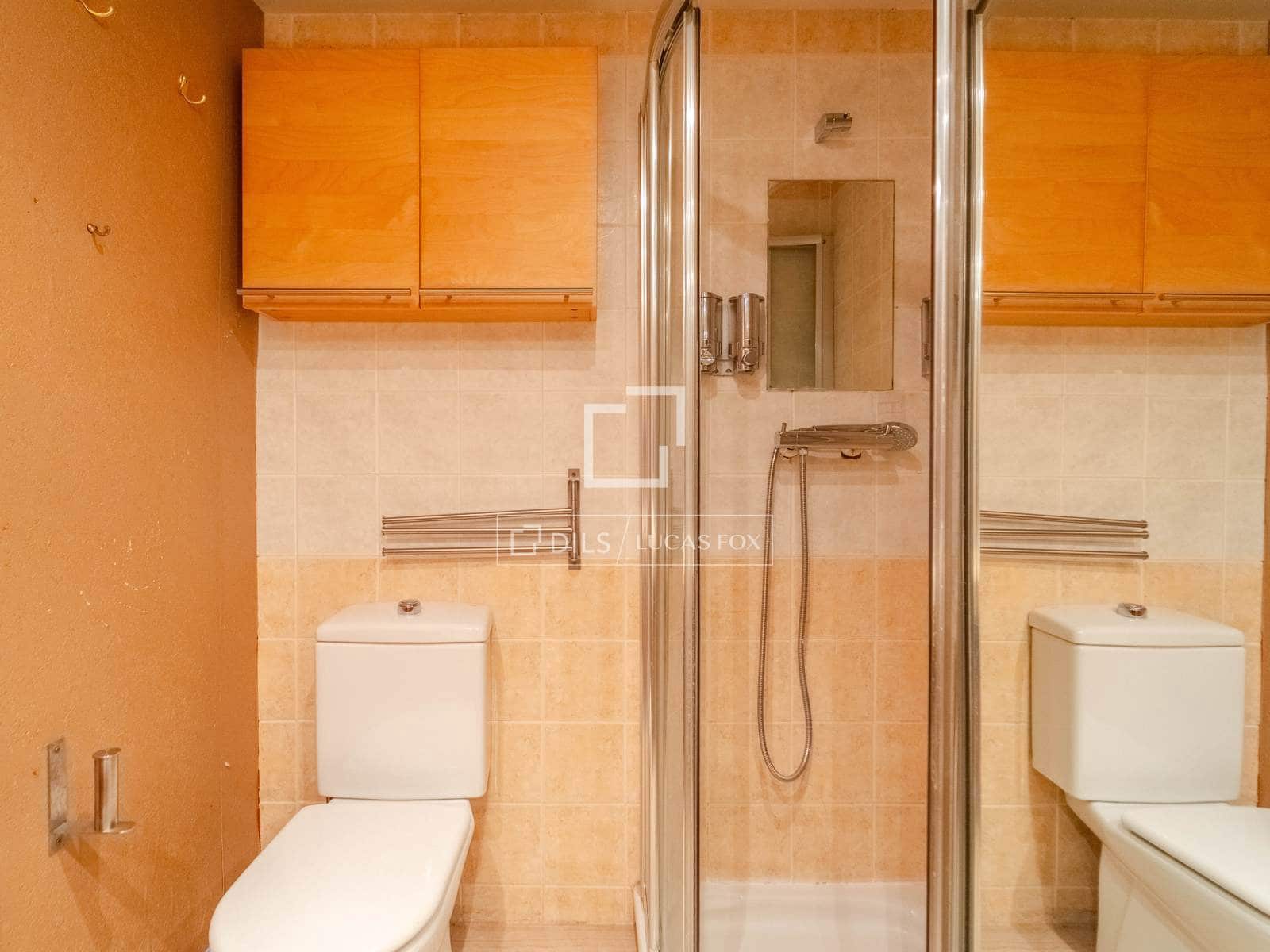 2 soverom Leilighet til salgs i Valencia by med svømmebasseng garasje - € 639 000 (Ref: 9759386)