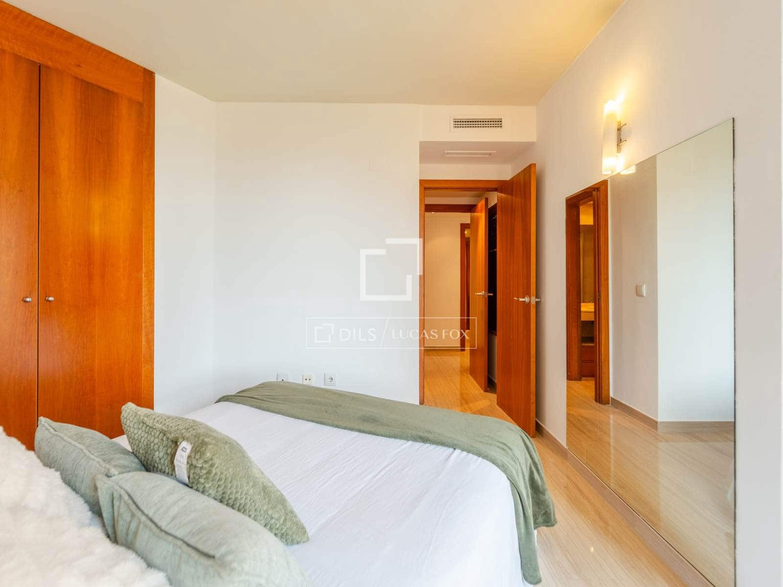 2 soverom Leilighet til salgs i Valencia by med svømmebasseng garasje - € 639 000 (Ref: 9759386)