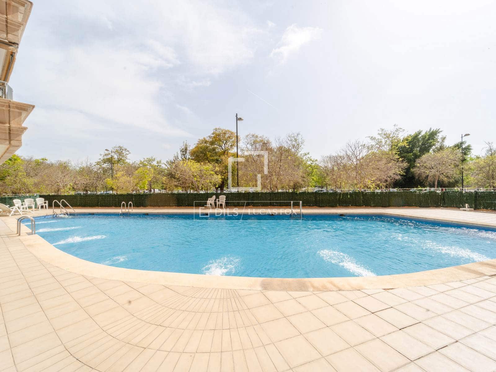 2 soverom Leilighet til salgs i Valencia by med svømmebasseng garasje - € 639 000 (Ref: 9759386)