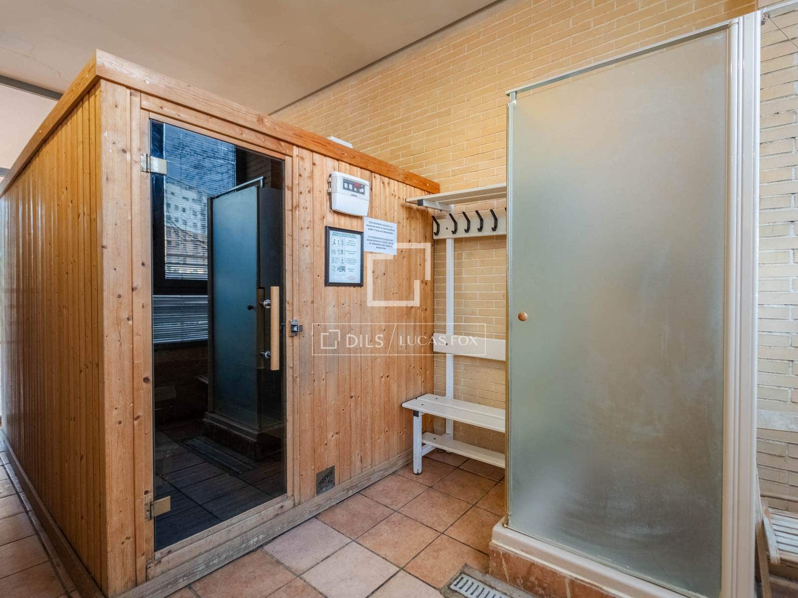 2 soverom Leilighet til salgs i Valencia by med svømmebasseng garasje - € 639 000 (Ref: 9759386)