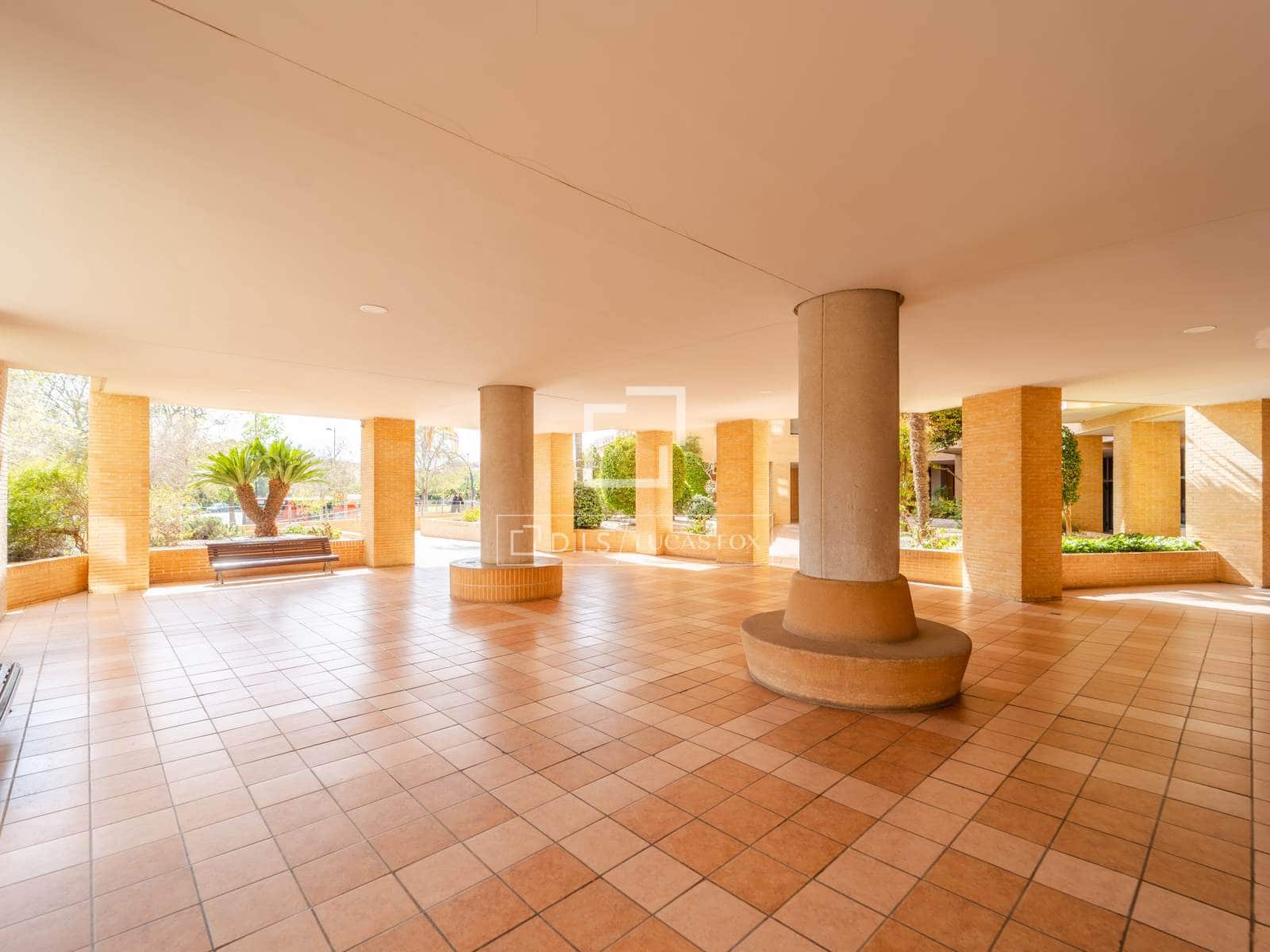 2 soverom Leilighet til salgs i Valencia by med svømmebasseng garasje - € 639 000 (Ref: 9759386)