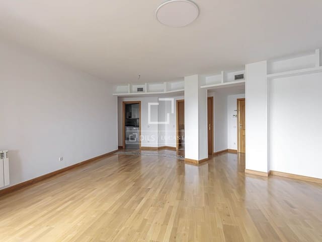 3 quarto Apartamento para arrendar em Majadahonda com piscina garagem - 2 300 € (Ref: 9759597)