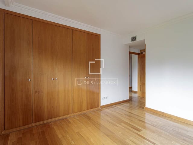 3 quarto Apartamento para arrendar em Majadahonda com piscina garagem - 2 300 € (Ref: 9759597)