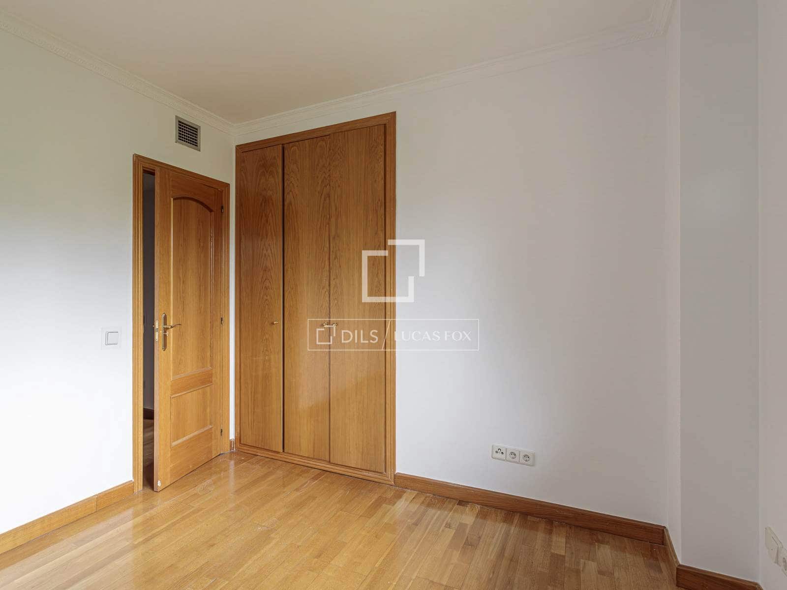 3 bedroom Apartment for rent in Majadahonda with pool garage - € 2,300 (Ref: 9759597)