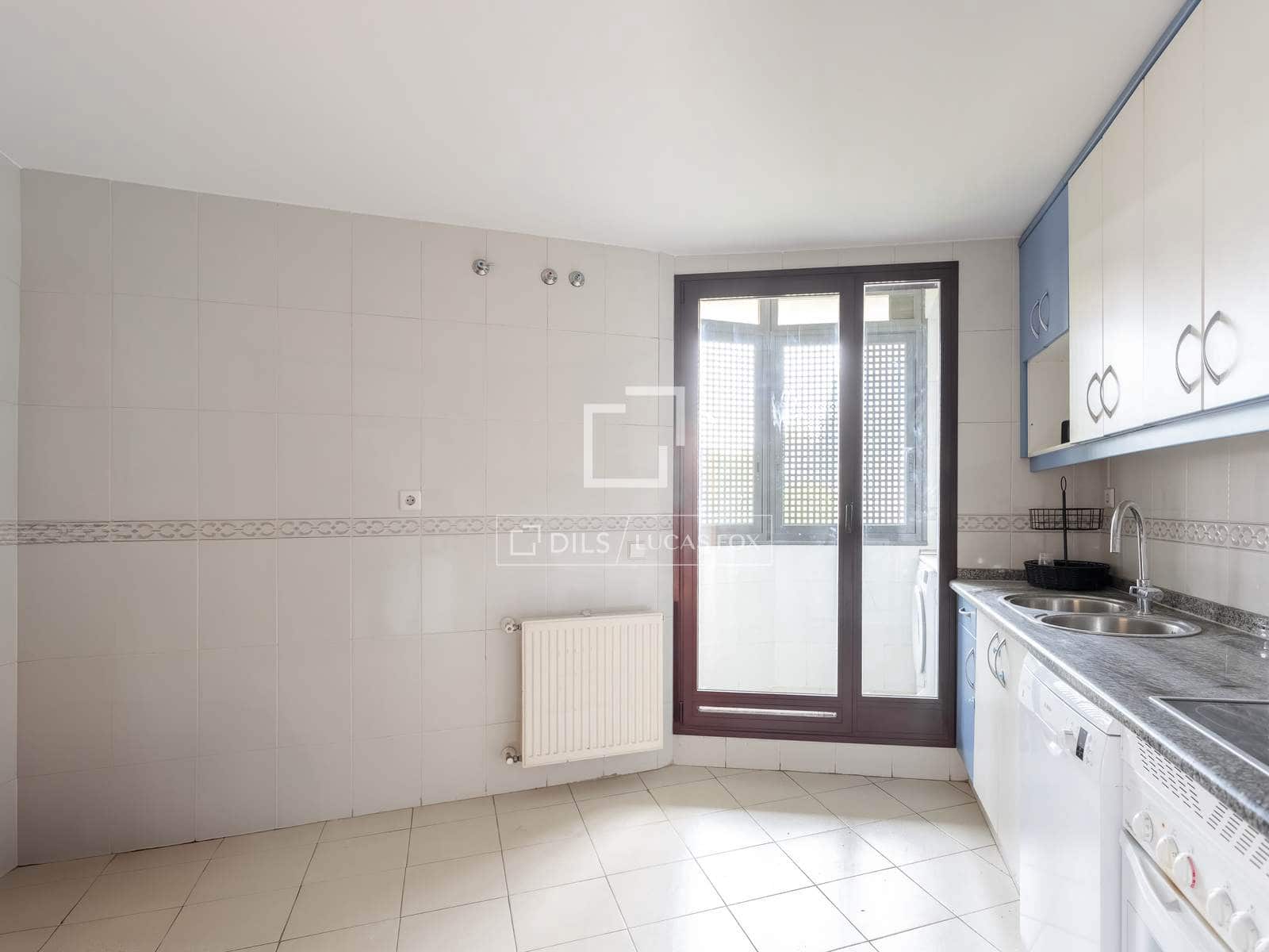3 bedroom Apartment for rent in Majadahonda with pool garage - € 2,300 (Ref: 9759597)