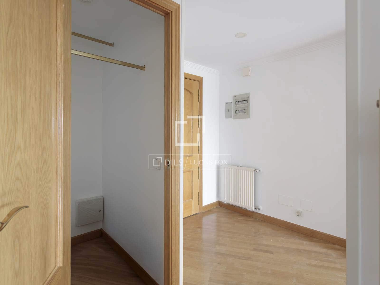 3 bedroom Apartment for rent in Majadahonda with pool garage - € 2,300 (Ref: 9759597)