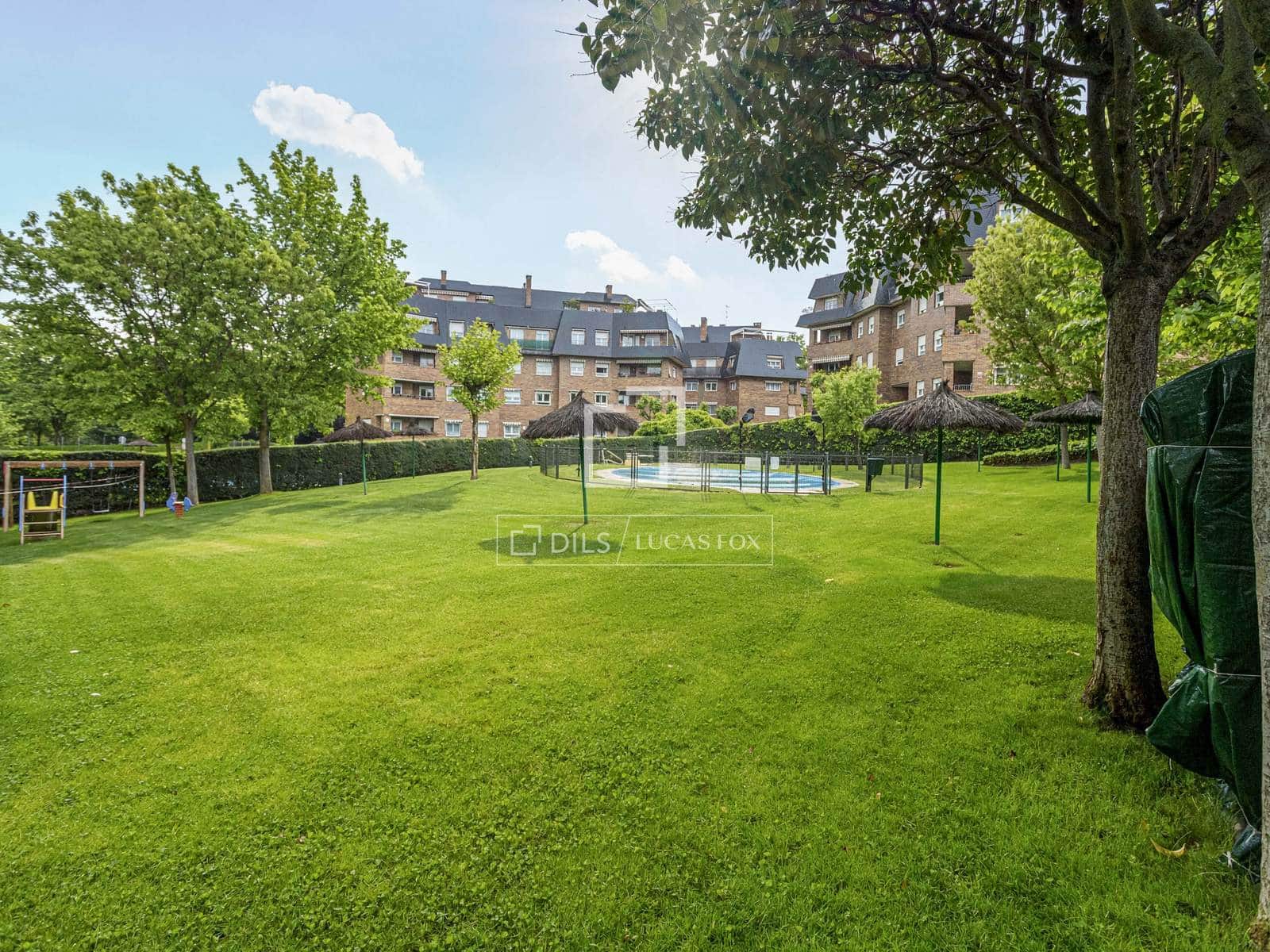 3 bedroom Apartment for rent in Majadahonda with pool garage - € 2,300 (Ref: 9759597)