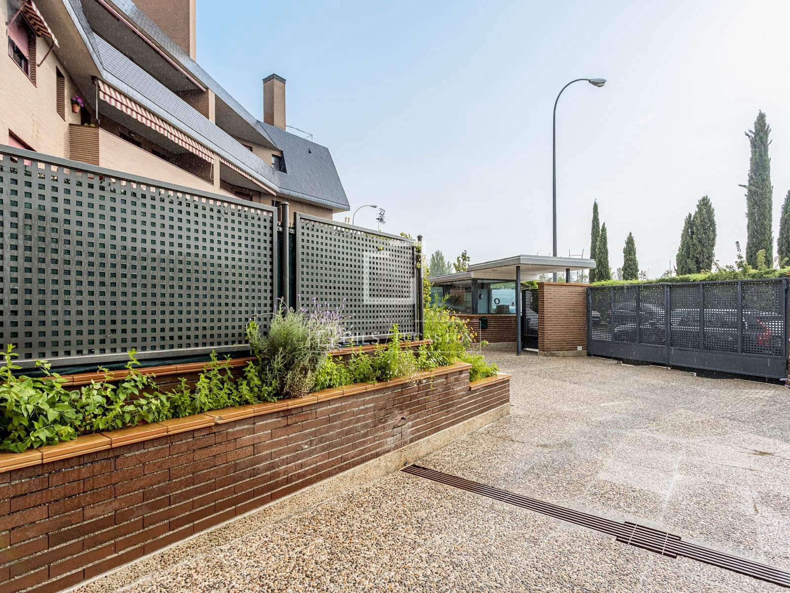 3 bedroom Apartment for rent in Majadahonda with pool garage - € 2,300 (Ref: 9759597)