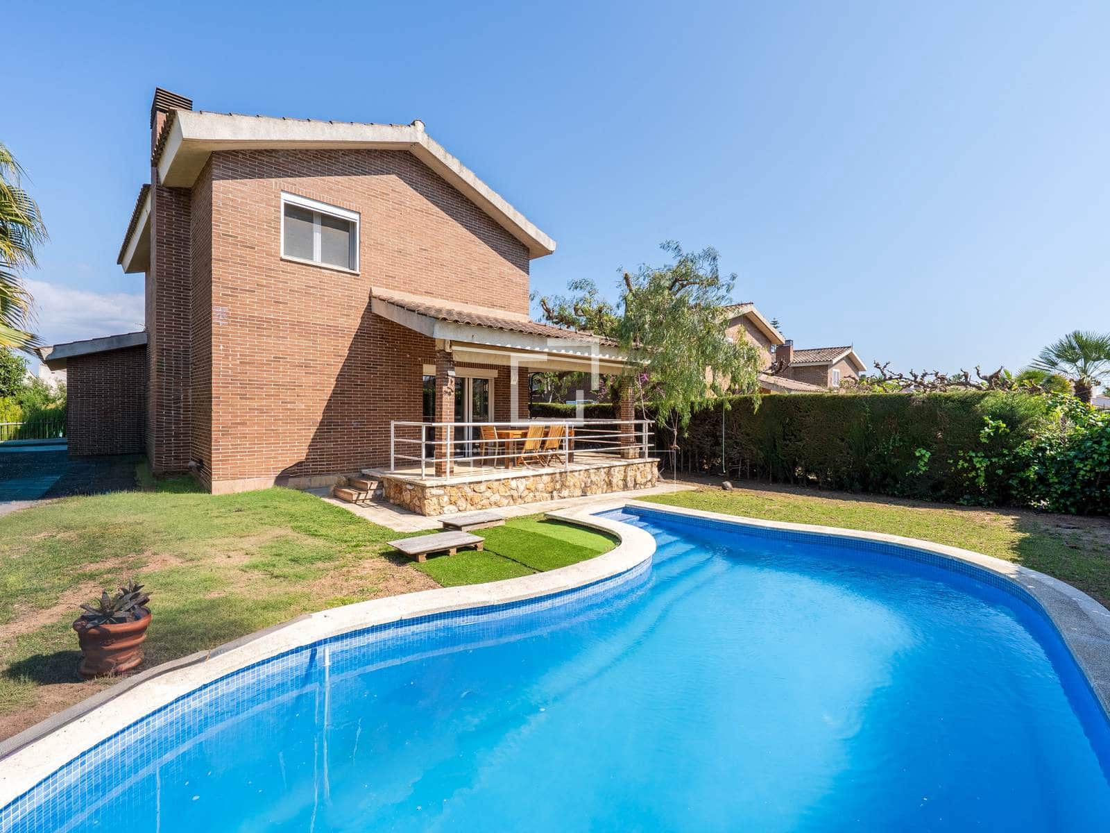 5 slaapkamer Villa te koop in Tarragona stad met garage - € 695.000 (Ref: 9759598)