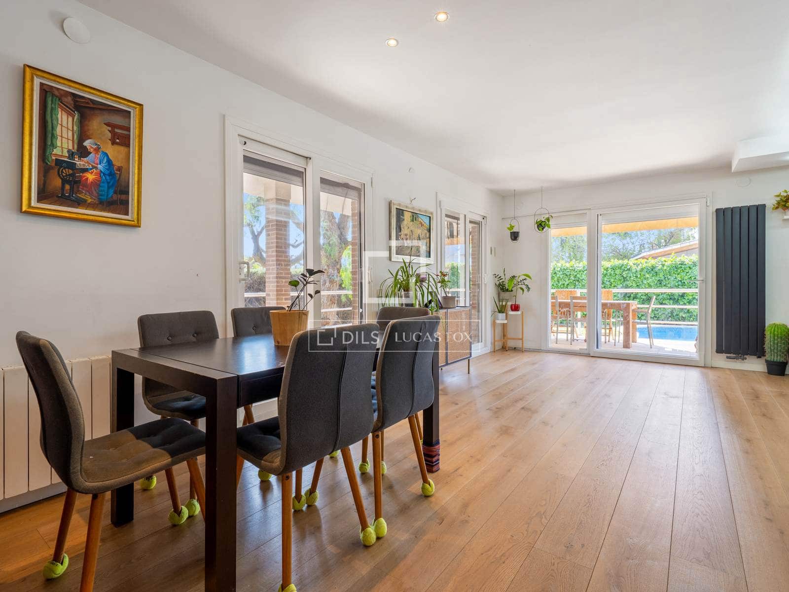 5 slaapkamer Villa te koop in Tarragona stad met garage - € 695.000 (Ref: 9759598)