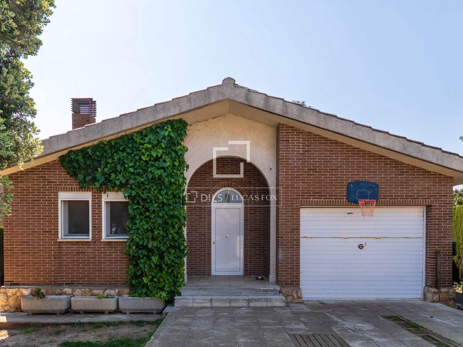 5 slaapkamer Villa te koop in Tarragona stad met garage - € 695.000 (Ref: 9759598)