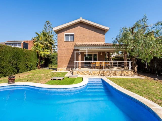 5 slaapkamer Villa te koop in Tarragona stad met garage - € 695.000 (Ref: 9759598)