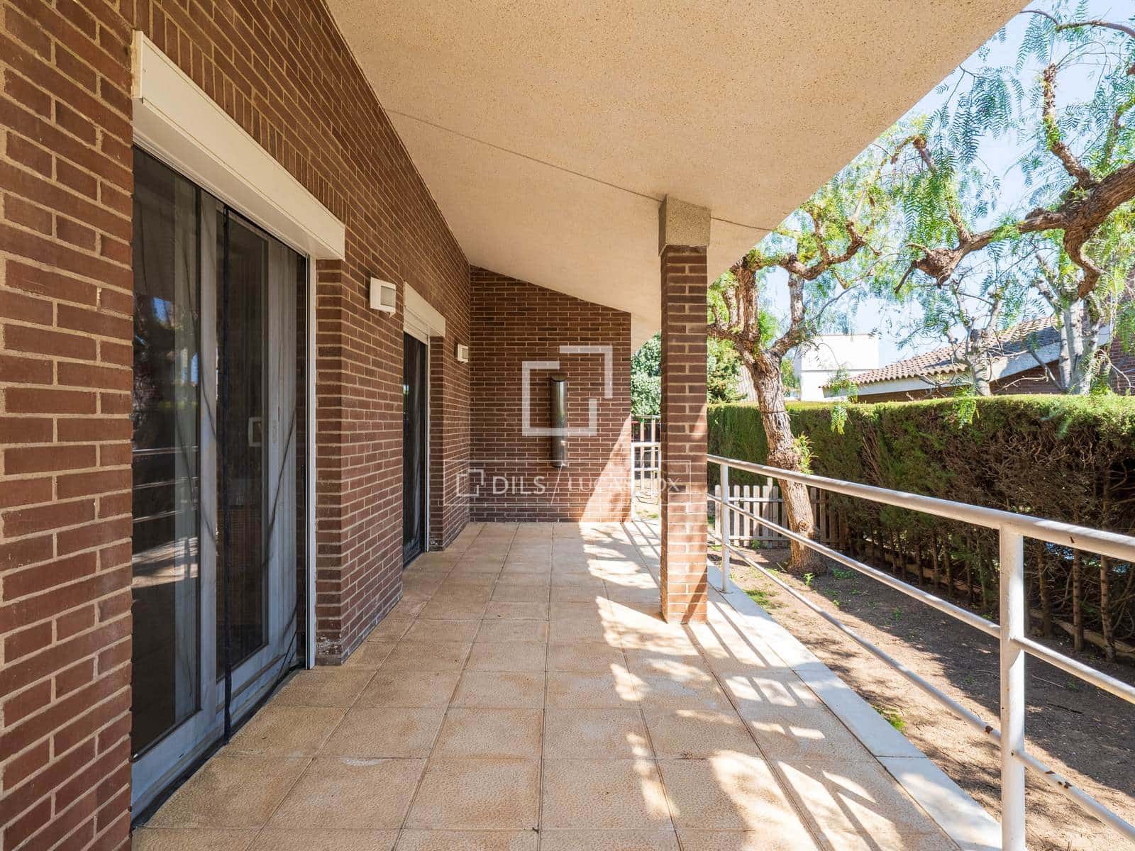 5 slaapkamer Villa te koop in Tarragona stad met garage - € 695.000 (Ref: 9759598)