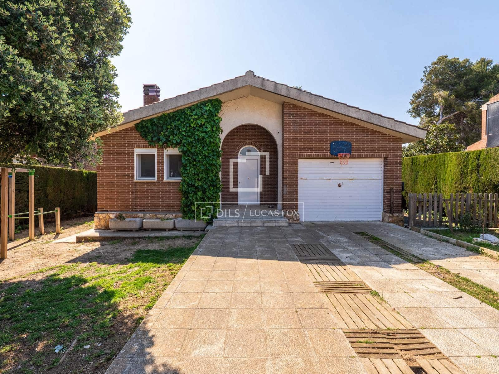 5 slaapkamer Villa te koop in Tarragona stad met garage - € 695.000 (Ref: 9759598)