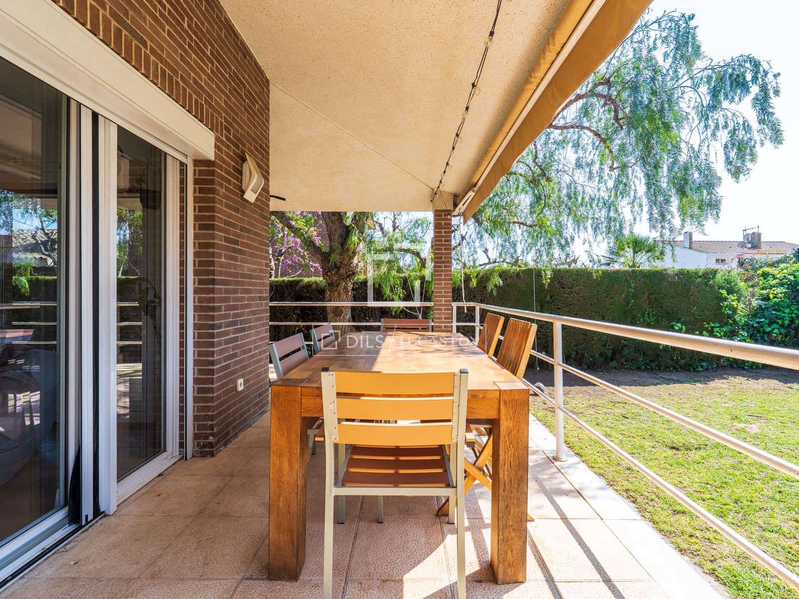 5 slaapkamer Villa te koop in Tarragona stad met garage - € 695.000 (Ref: 9759598)