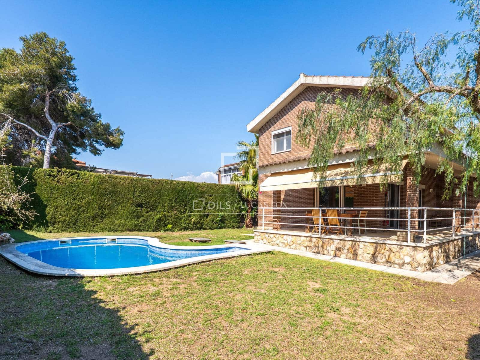 5 slaapkamer Villa te koop in Tarragona stad met garage - € 695.000 (Ref: 9759598)