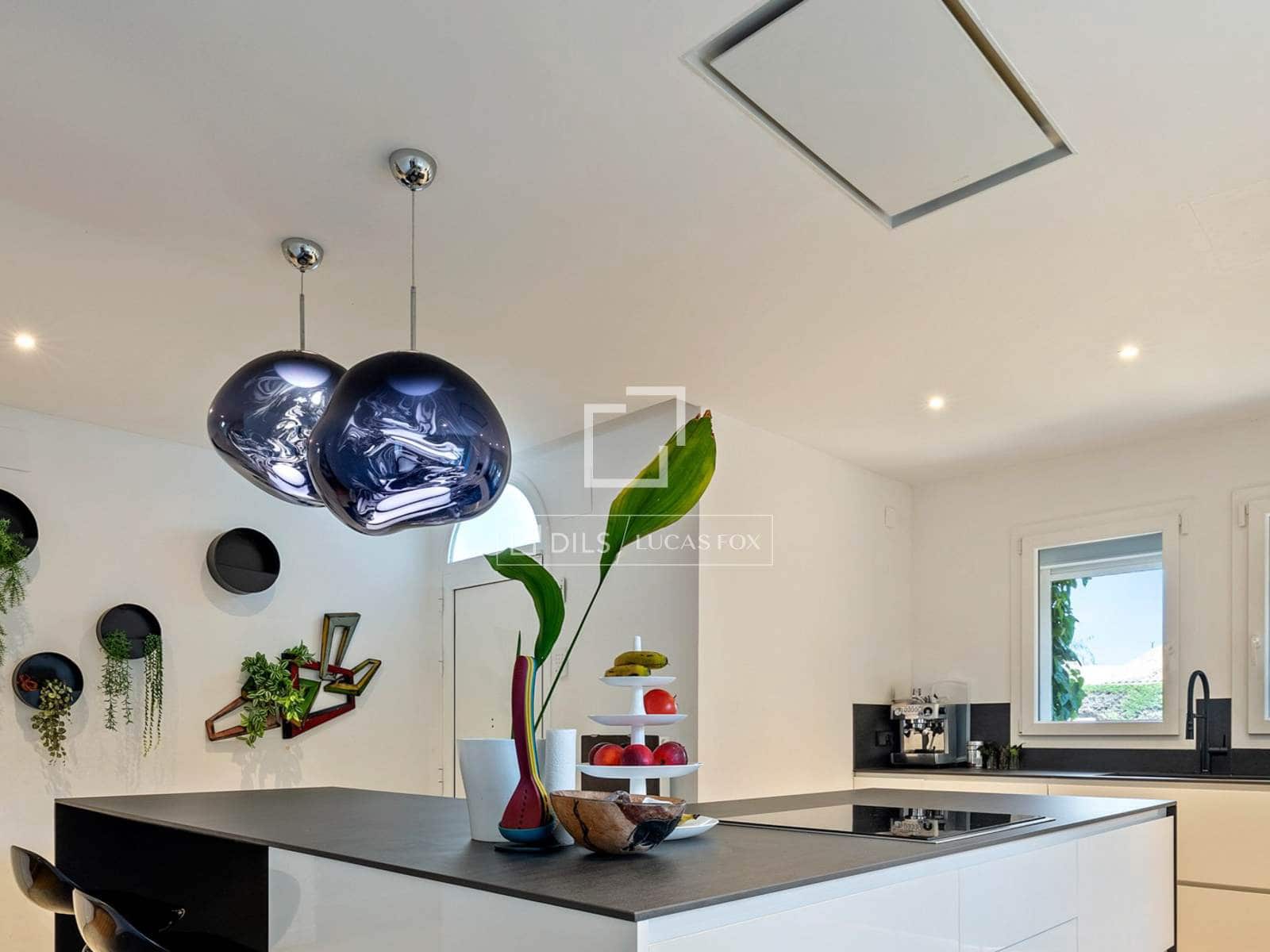 5 slaapkamer Villa te koop in Tarragona stad met garage - € 695.000 (Ref: 9759598)