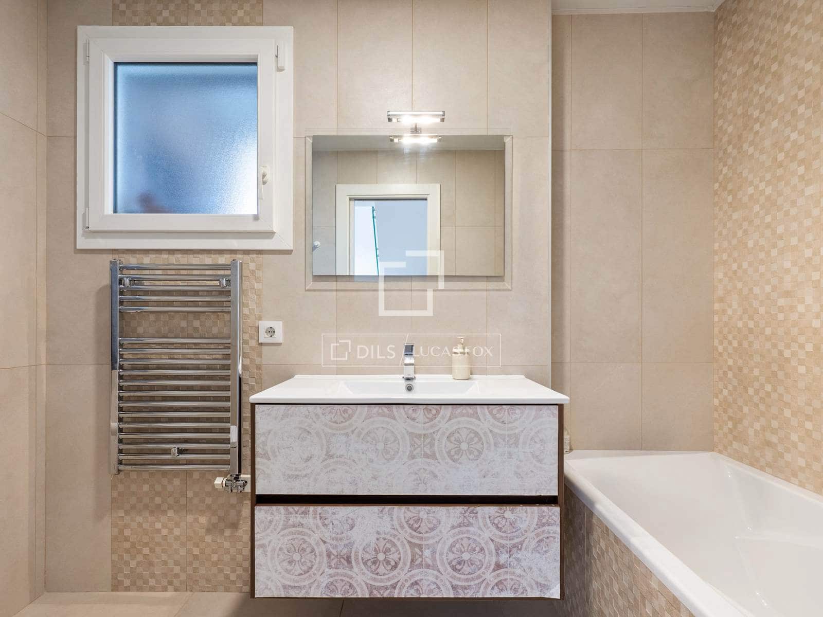 5 slaapkamer Villa te koop in Tarragona stad met garage - € 695.000 (Ref: 9759598)