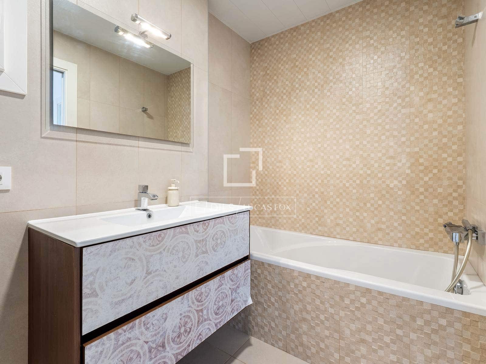 5 slaapkamer Villa te koop in Tarragona stad met garage - € 695.000 (Ref: 9759598)