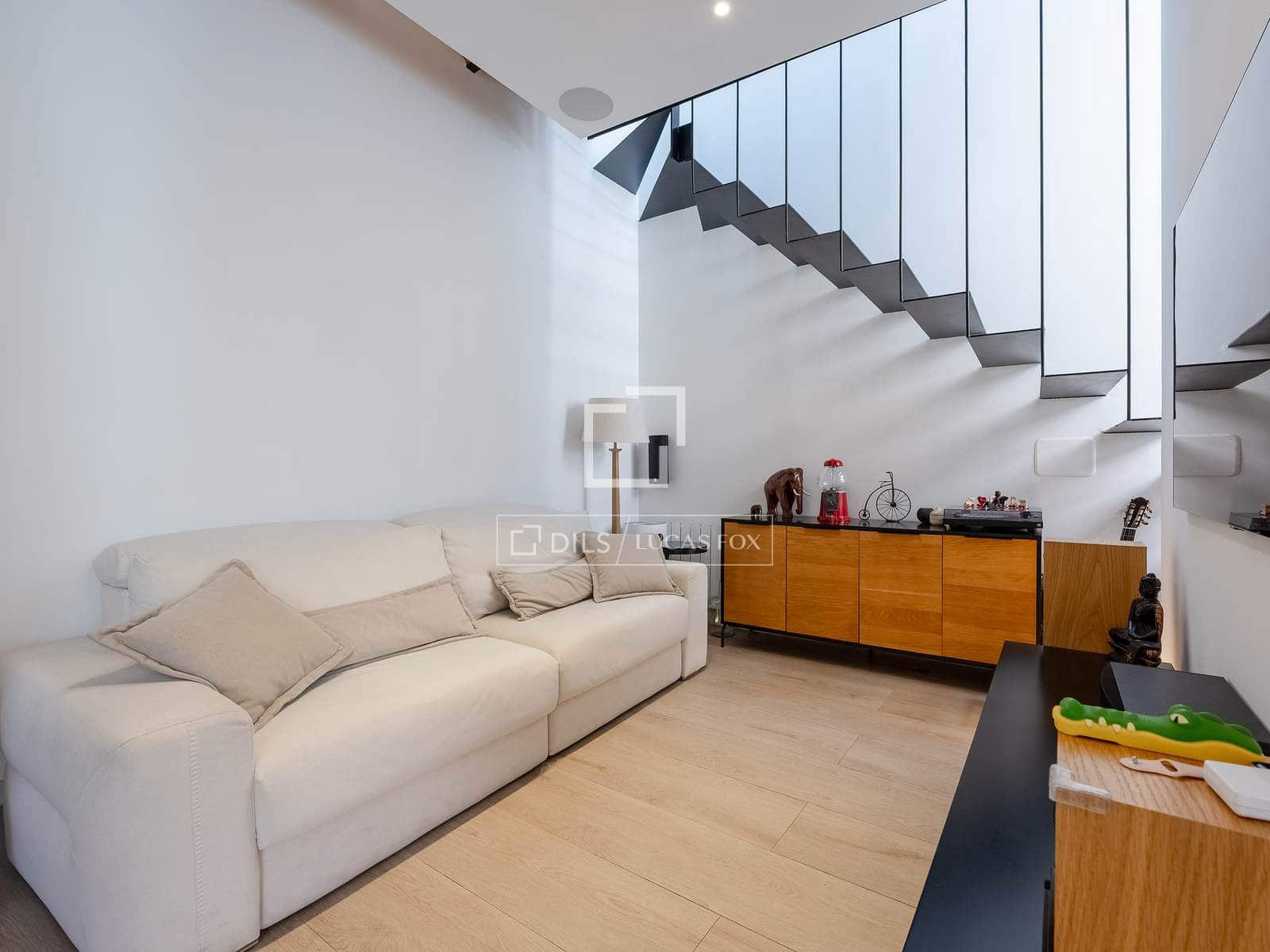 2 sovrum Villa till salu i Cornella de Llobregat - 590 000 € (Ref: 9759602)