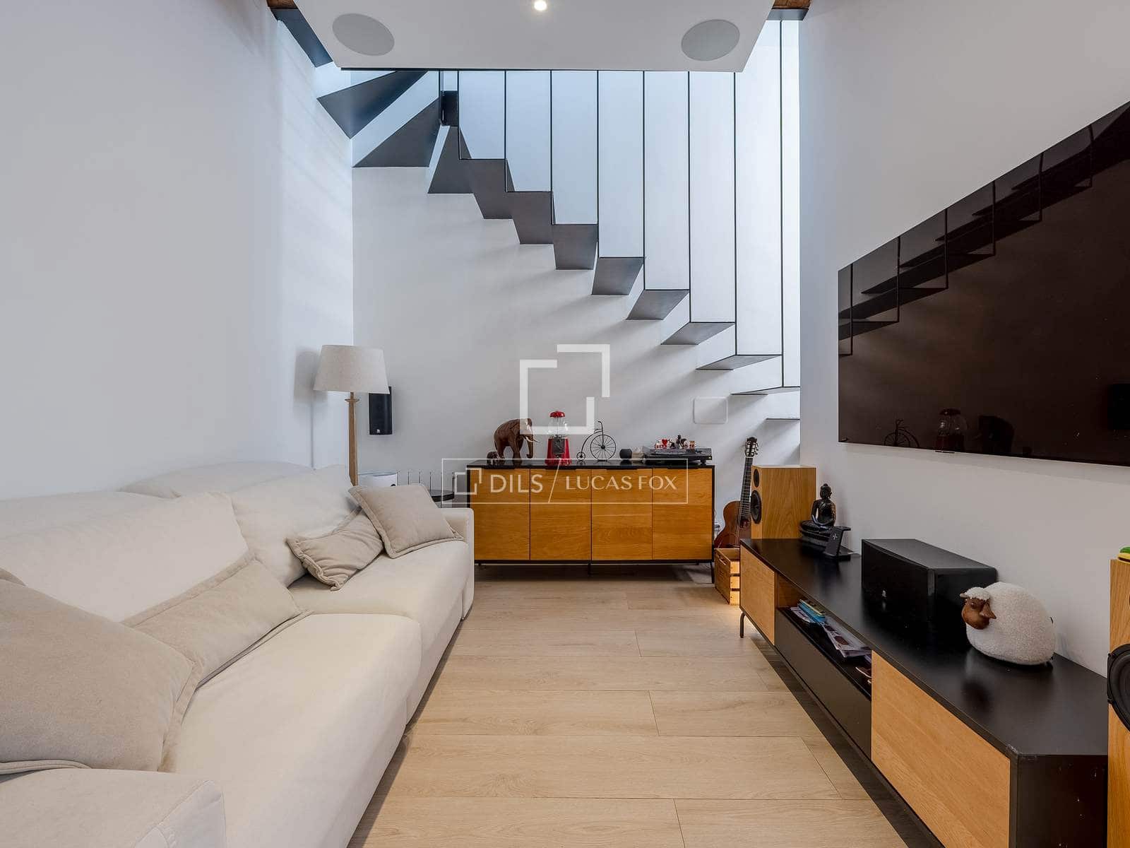 2 sovrum Villa till salu i Cornella de Llobregat - 590 000 € (Ref: 9759602)