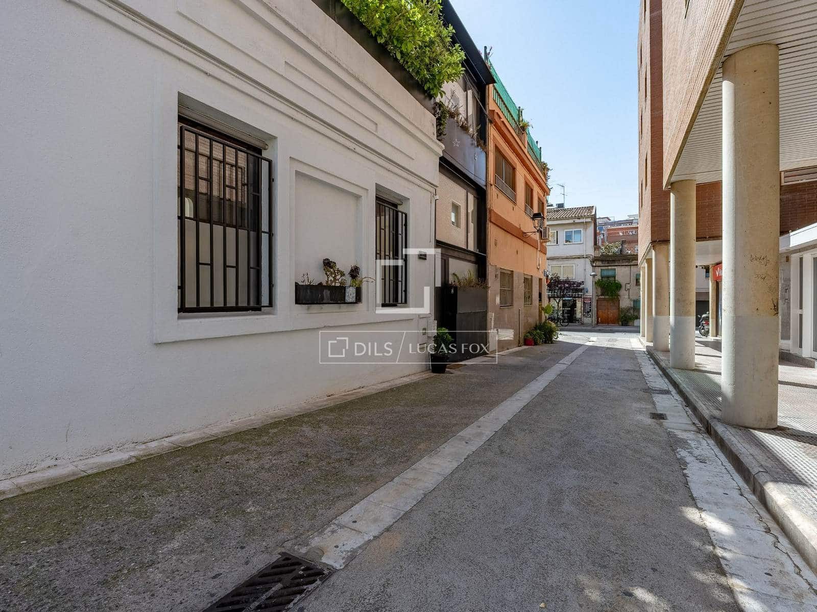 2 sovrum Villa till salu i Cornella de Llobregat - 590 000 € (Ref: 9759602)