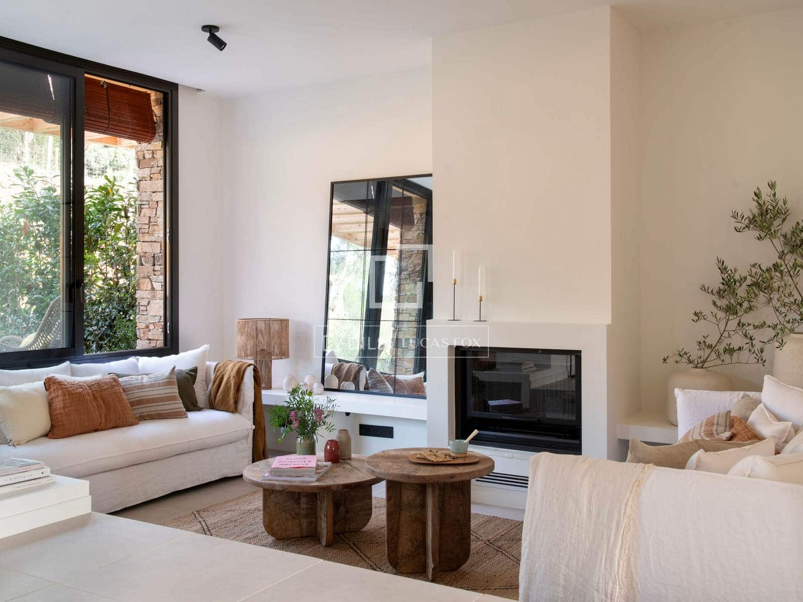 4 bedroom Villa for sale in Regencos with pool garage - € 857,050 (Ref: 9761260)